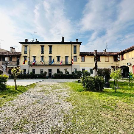 Hotel Duca Di Tromello Bagian luar foto
