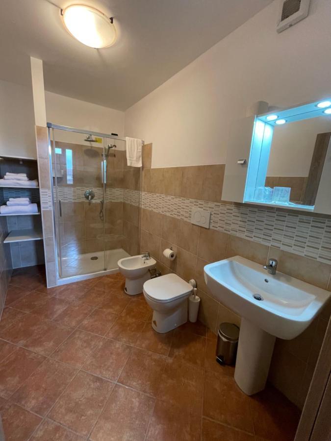 Hotel Duca Di Tromello Bagian luar foto